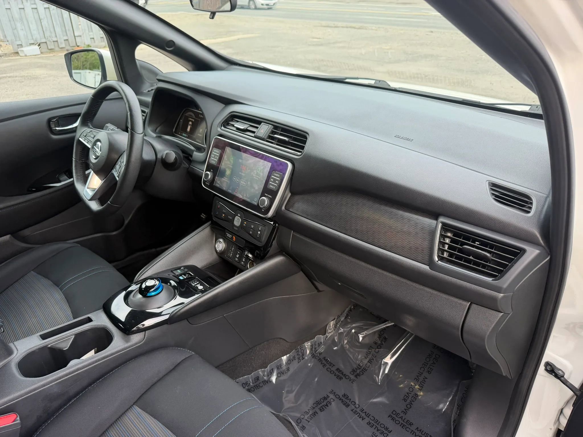 Used 2022 Nissan Leaf SV image 17