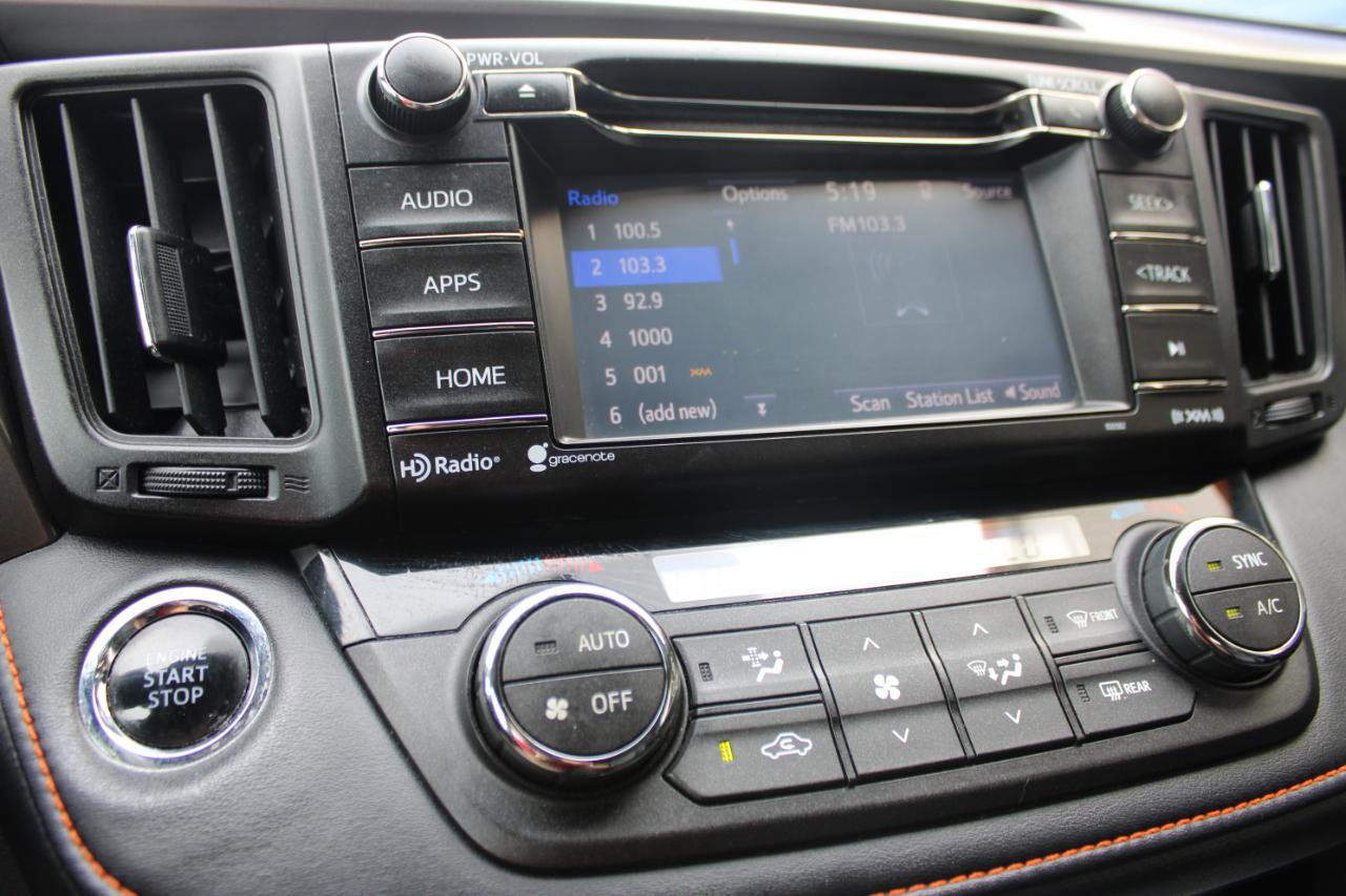 Used 2016 Toyota RAV4 SE FWD image 28