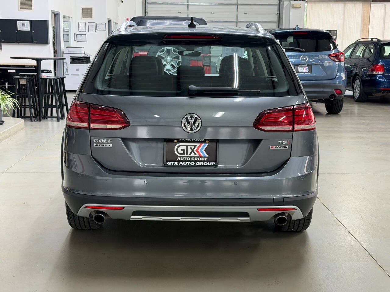 Used 2018 Volkswagen Golf Alltrack AWD/4WD image 3