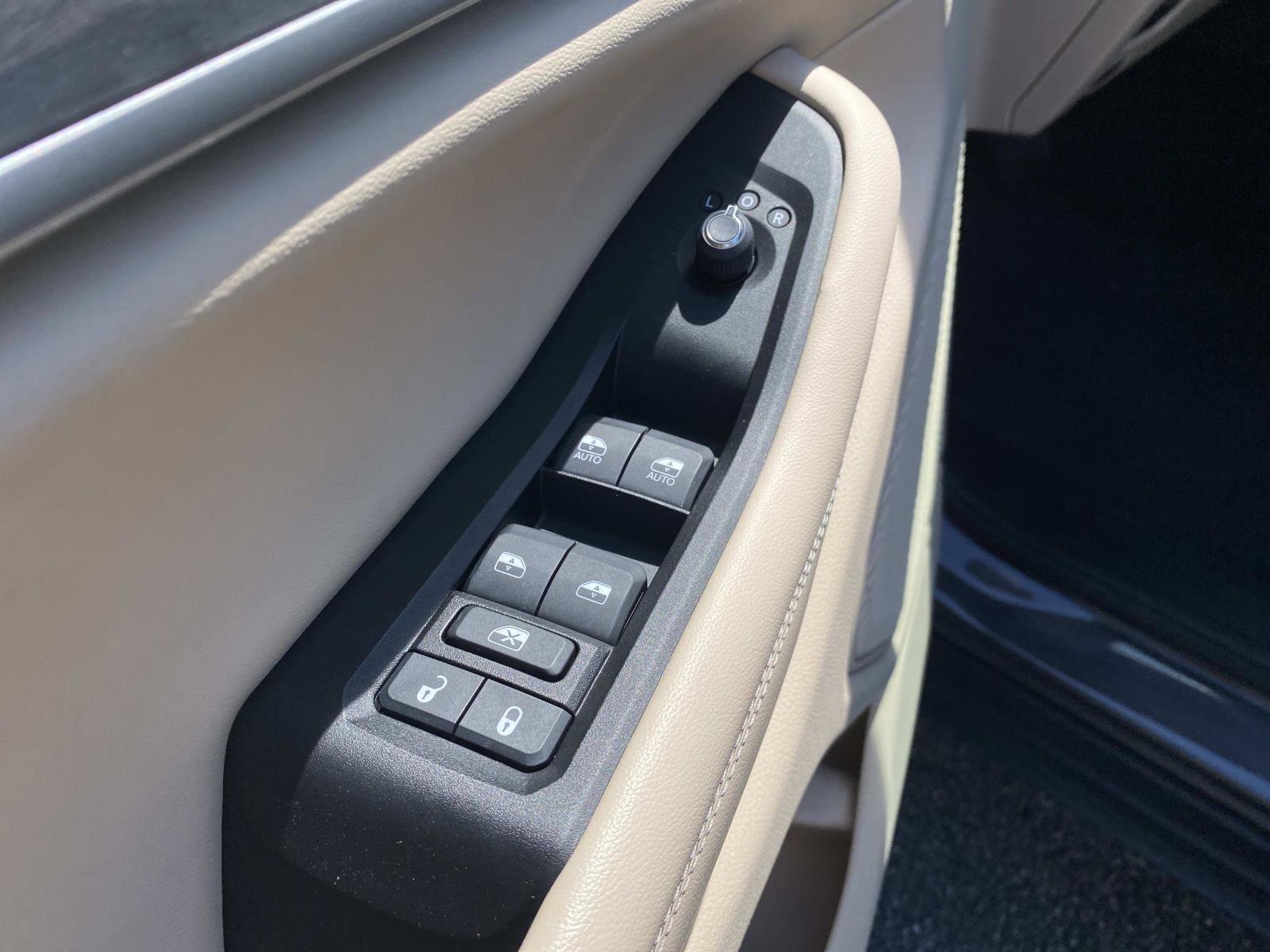 Certified 2023 Jeep Grand Cherokee L Limited w/ Luxury Tech Group II image 24