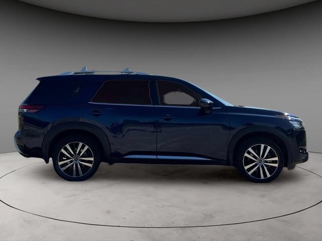 Certified 2024 Nissan Pathfinder Platinum AWD/4WD image 4