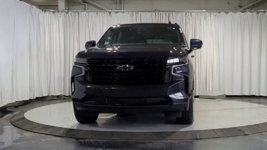 Used 2023 Chevrolet Suburban RST w/ Max Trailering Package image 3