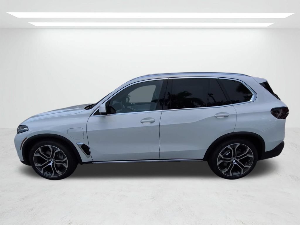 New 2026 BMW X5 xDrive50e w/ Climate Comfort Package AWD/4WD image 7