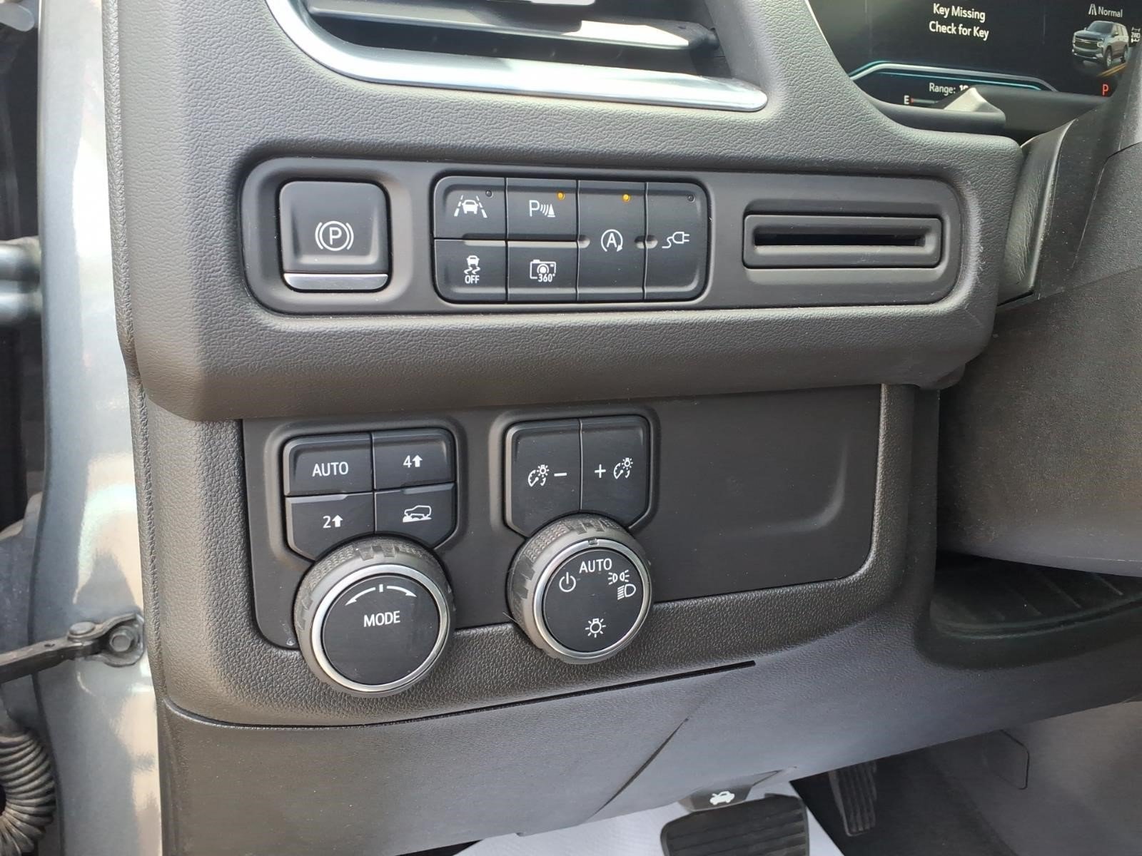 Used 2022 Chevrolet Tahoe LT w/ Luxury Package AWD/4WD image 19