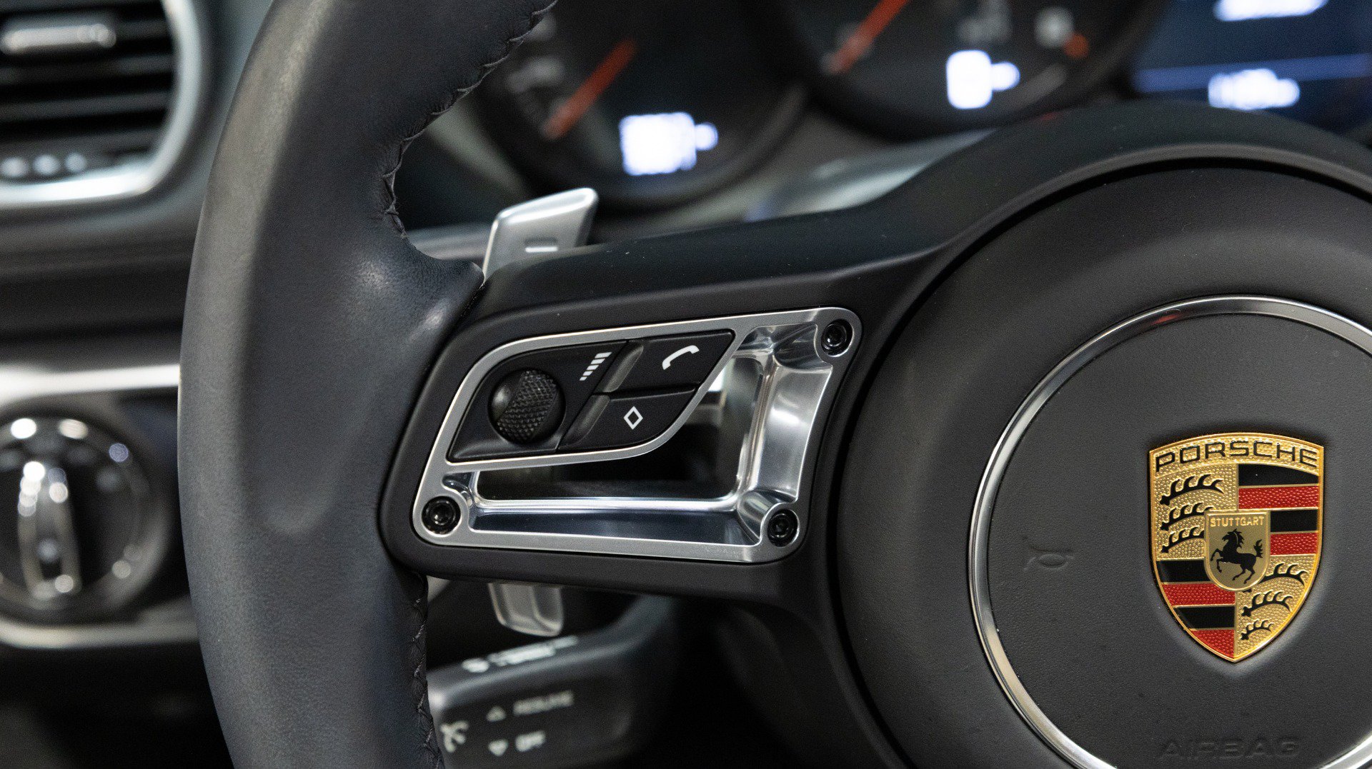 Used 2021 Porsche 718 Boxster RWD image 41