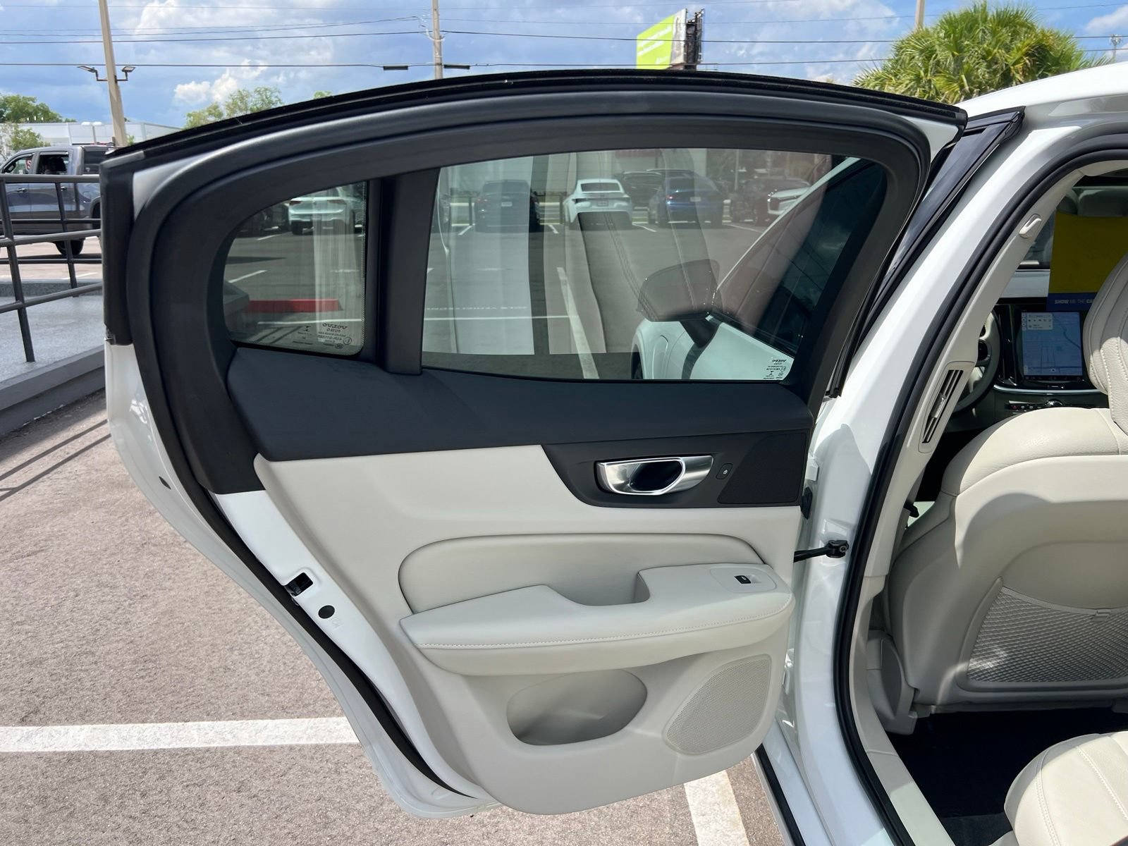 Used 2023 Volvo S60 T8 Plus AWD/4WD image 46