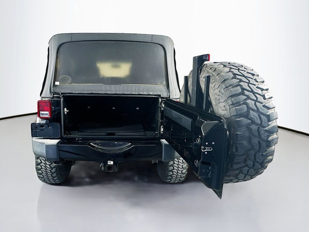 Used 2016 Jeep Wrangler Unlimited Sahara AWD/4WD image 26
