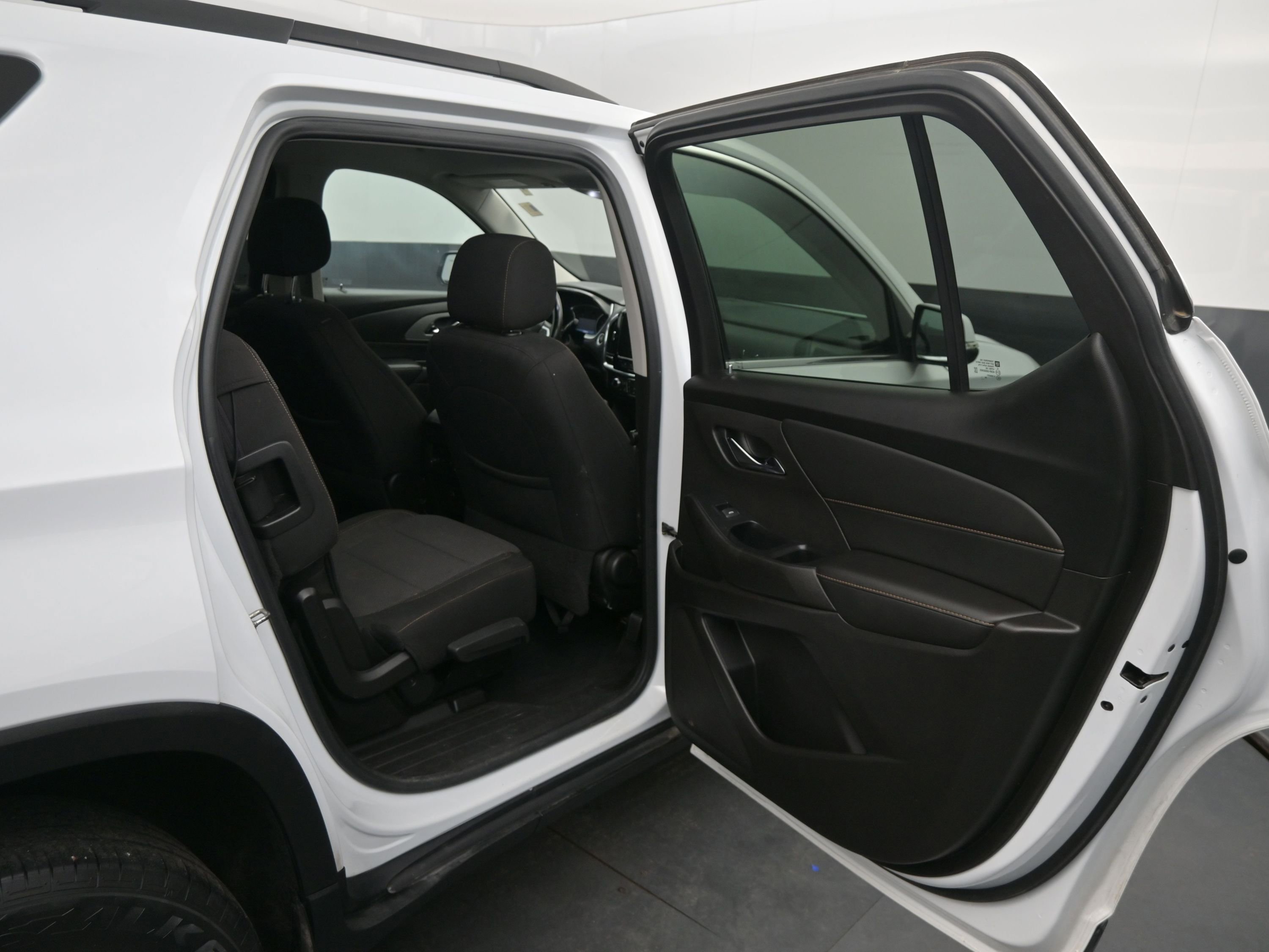 Used 2021 Chevrolet Traverse LT image 10