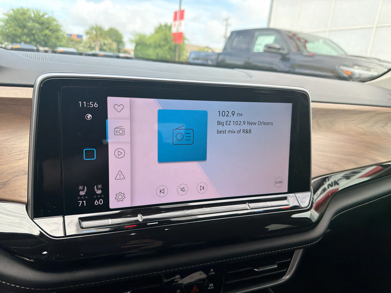Used 2025 Volkswagen Atlas SE FWD image 48