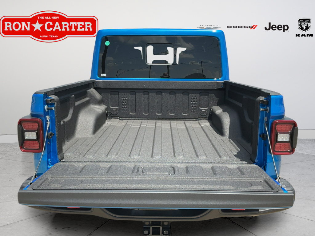 New 2026 Jeep Gladiator Rubicon w/ Steel Power Dome Hood Package AWD/4WD image 20