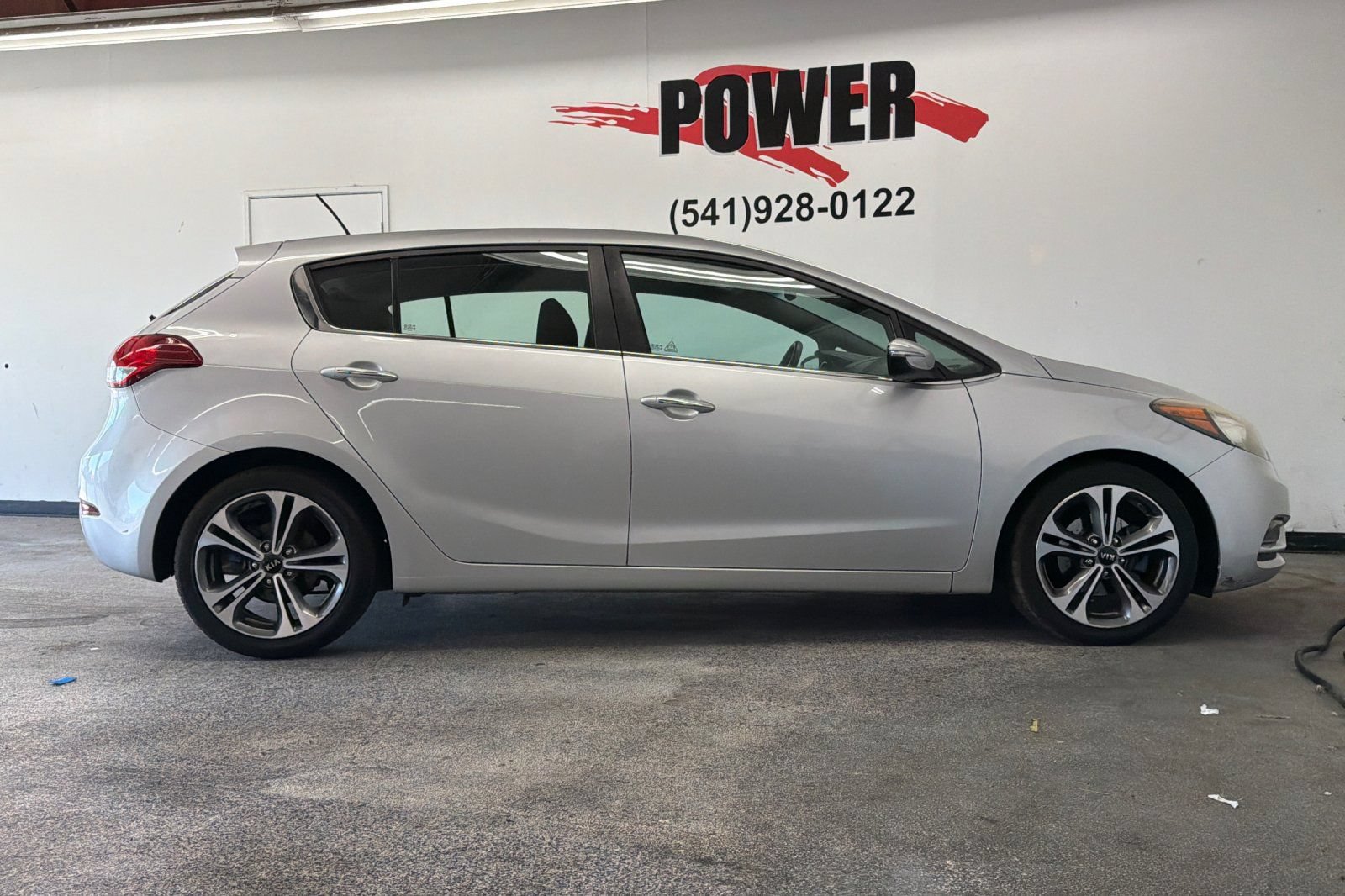 Used 2016 Kia Forte EX FWD image 2