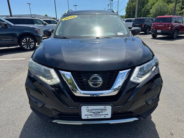 Used 2018 Nissan Rogue SV AWD/4WD image 2