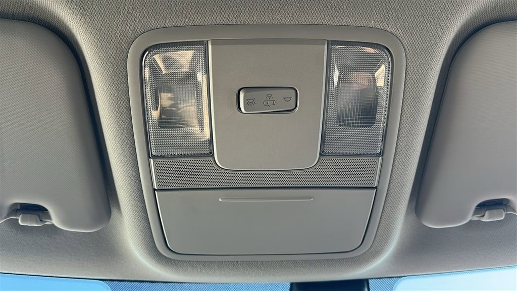 Used 2025 Kia Soul LX w/ LX Technology Package FWD image 28