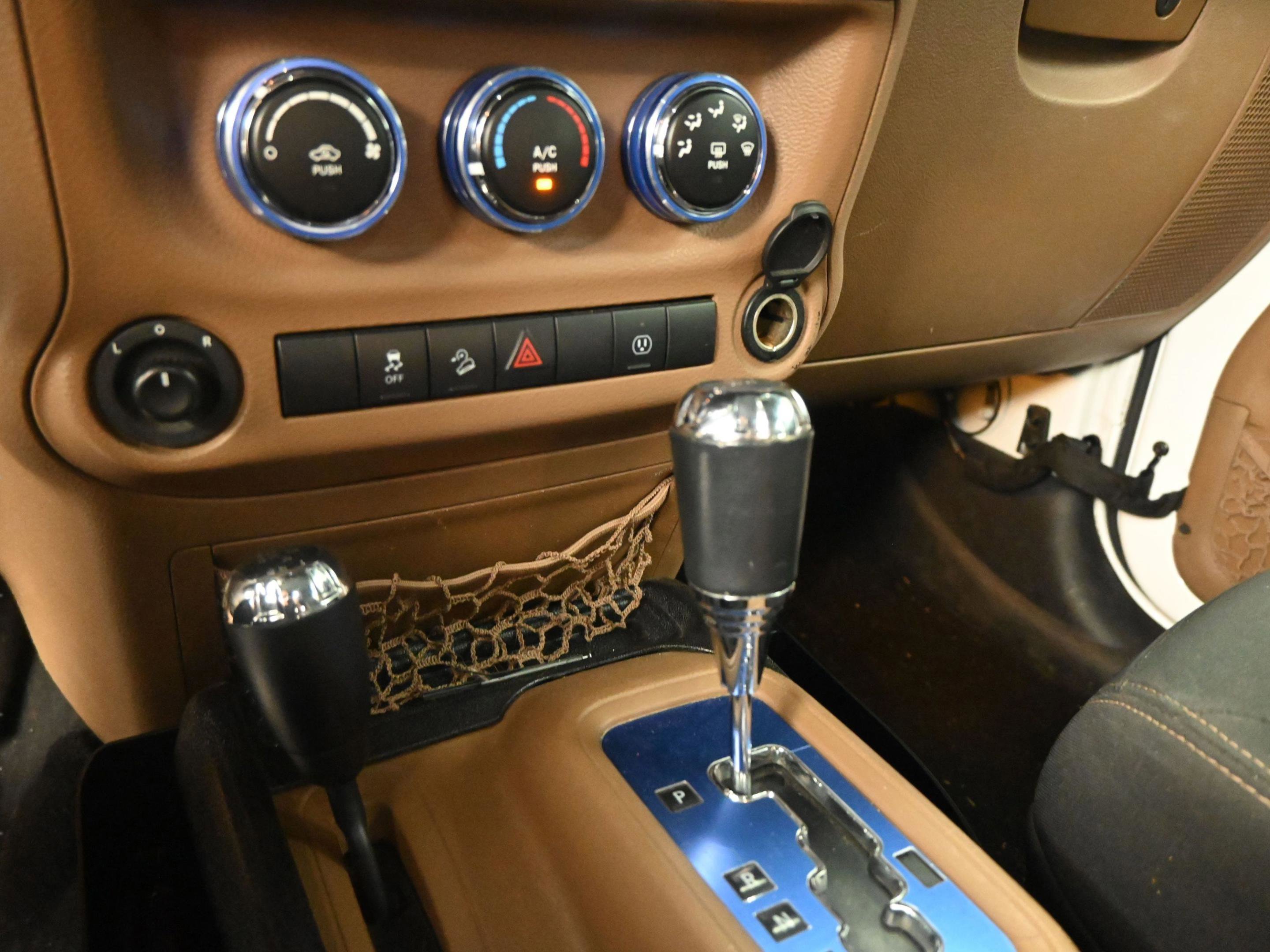 Used 2016 Jeep Wrangler Unlimited Sahara w/ Connectivity Group image 30