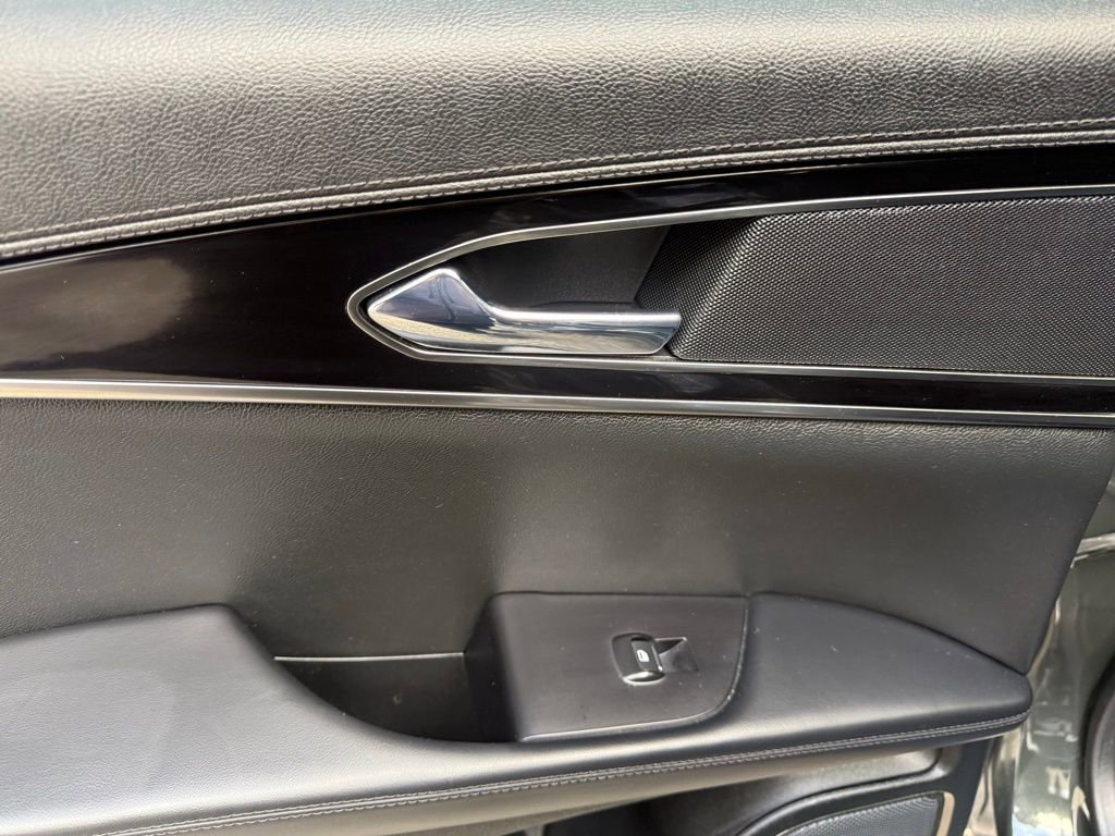 Used 2022 Lincoln Nautilus Reserve w/ Class II Trailer Tow Package image 17