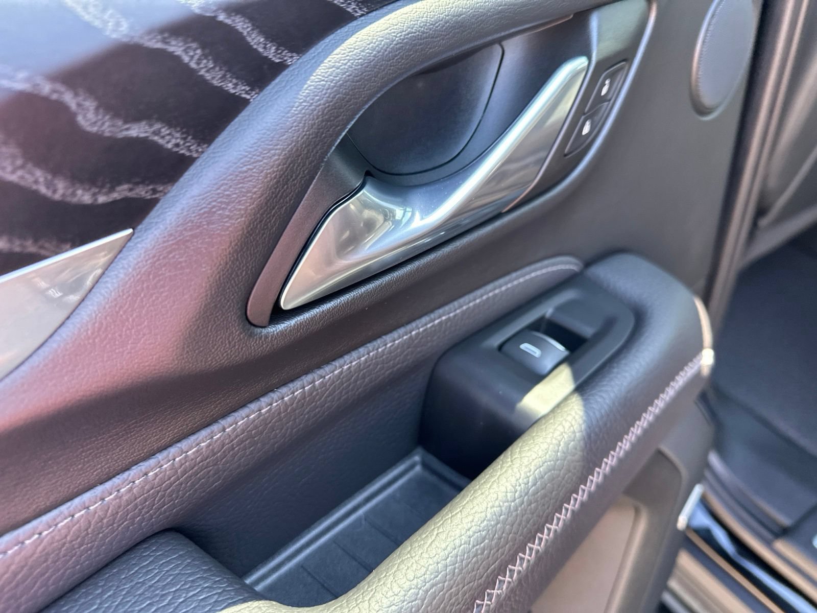 Used 2023 GMC Yukon Denali AWD/4WD image 30