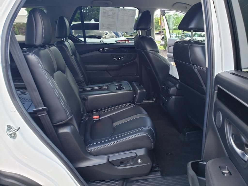 Used 2025 Honda Pilot EX-L image 32