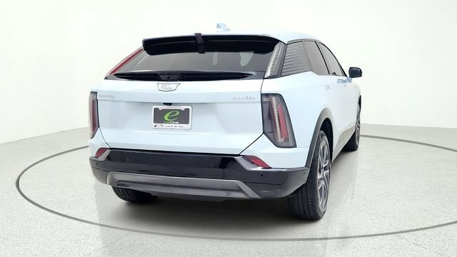 Used 2025 Cadillac Optiq Sport 1 AWD/4WD image 11