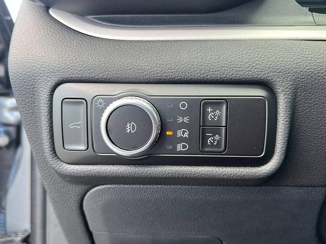 Used 2023 Ford Explorer XLT w/ Equipment Group 202A image 16