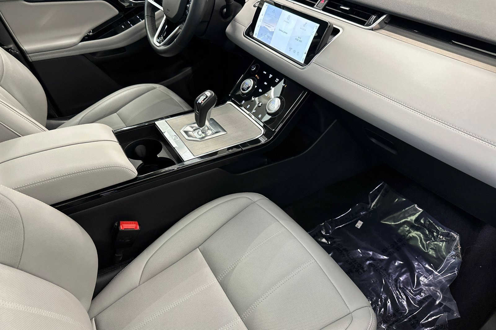 Certified 2023 Land Rover Range Rover Evoque SE AWD/4WD image 35