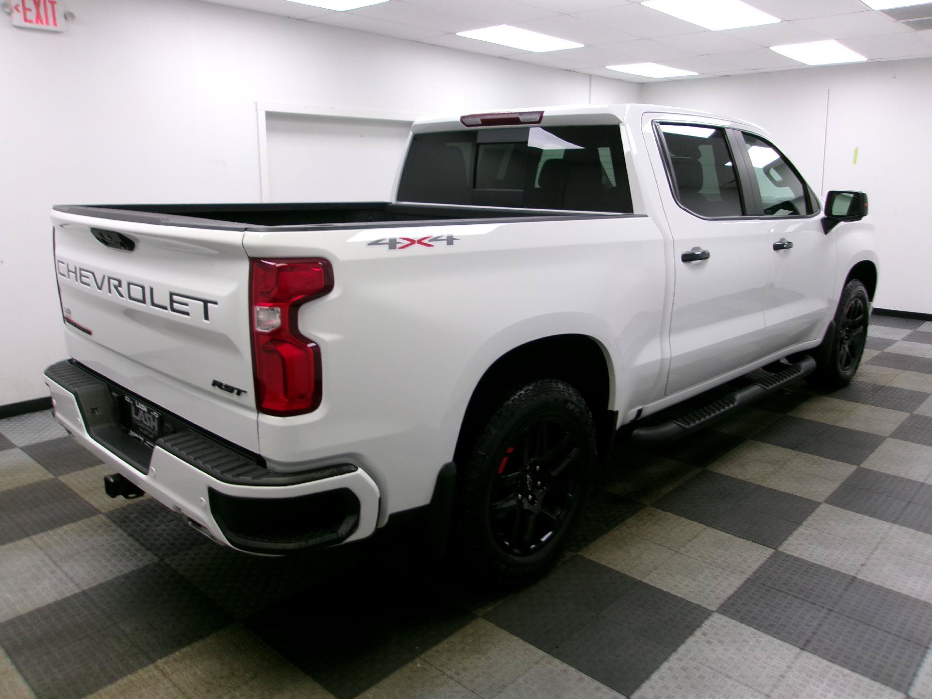 Used 2023 Chevrolet Silverado 1500 RST w/ Redline Edition AWD/4WD image 13