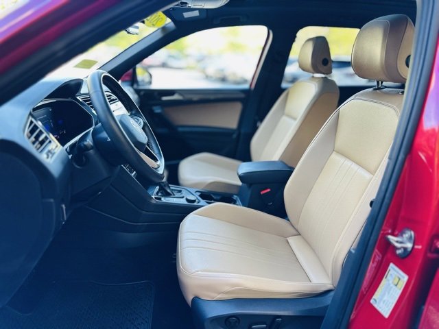 Used 2022 Volkswagen Tiguan SE w/ Panoramic Sunroof Package image 20