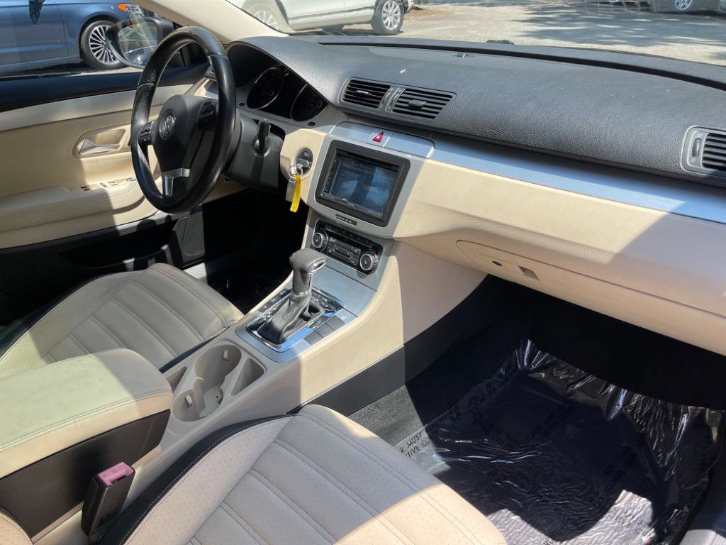 Used 2009 Volkswagen CC Luxury image 39