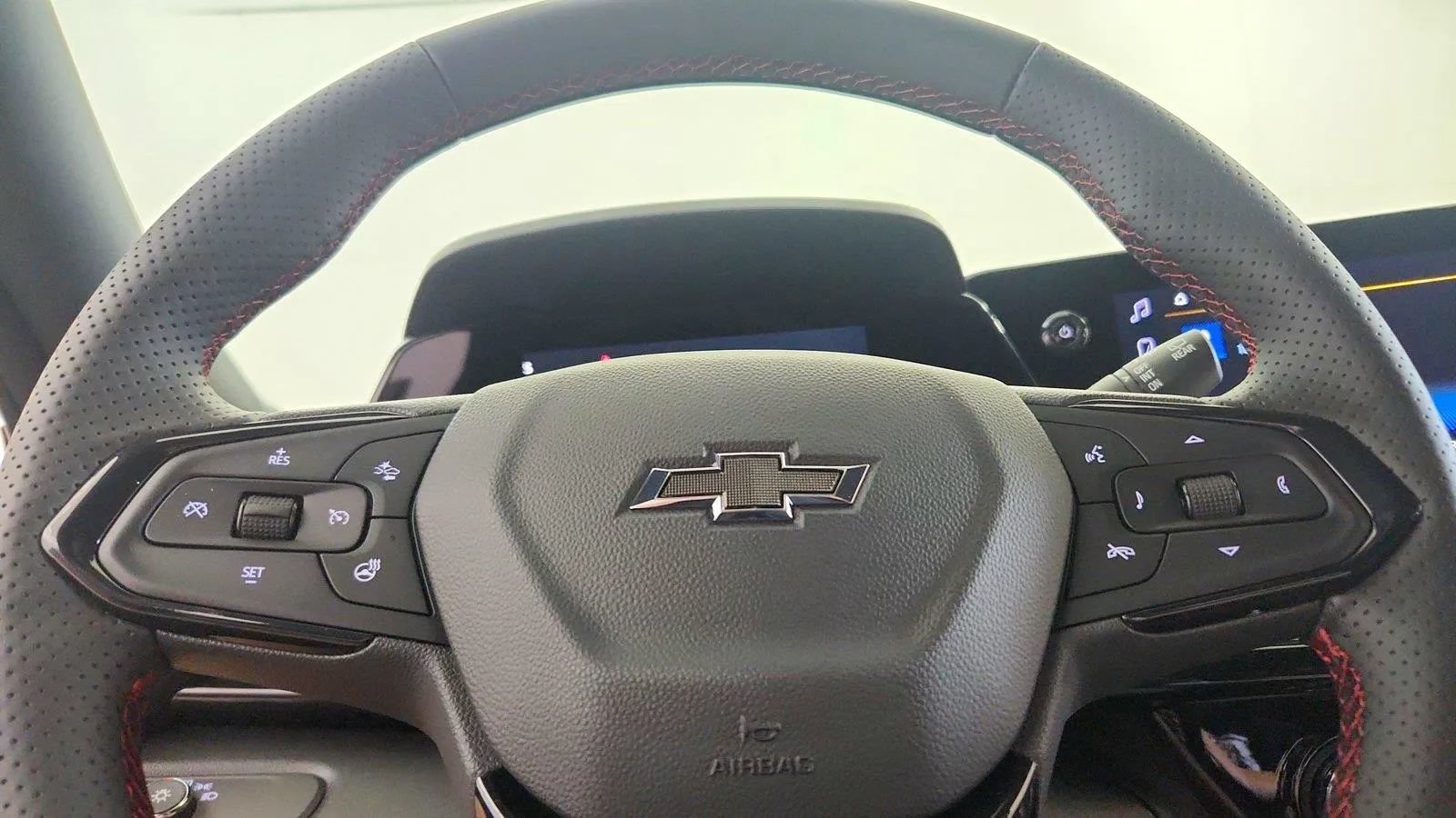 New 2026 Chevrolet Trax RS w/ Driver Confidence Package FWD image 18