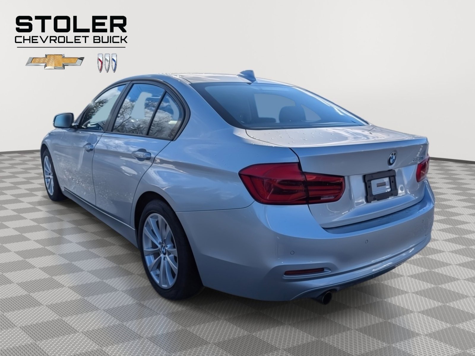 Used 2017 BMW 320i Sedan image 3
