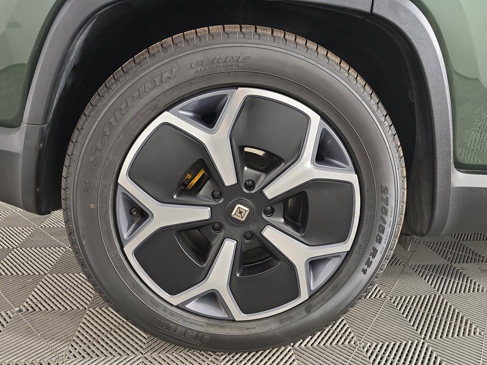 Used 2024 Rivian R1S Adventure AWD/4WD image 11