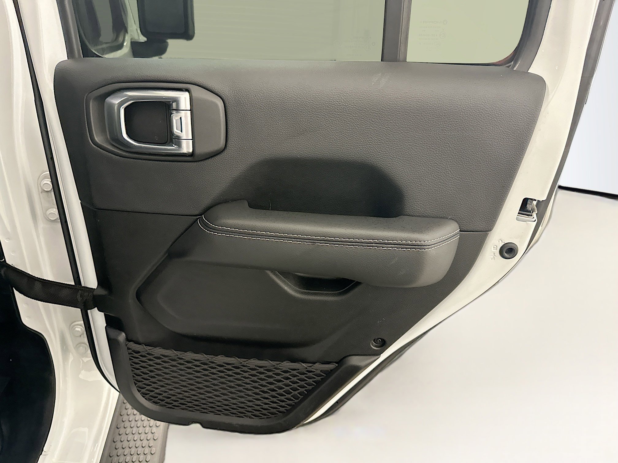 Used 2023 Jeep Wrangler Unlimited Sahara AWD/4WD image 31