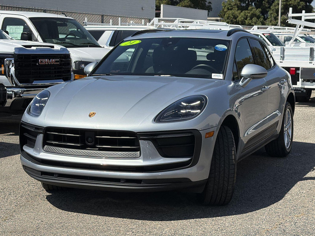 Used 2024 Porsche Macan AWD/4WD image 8