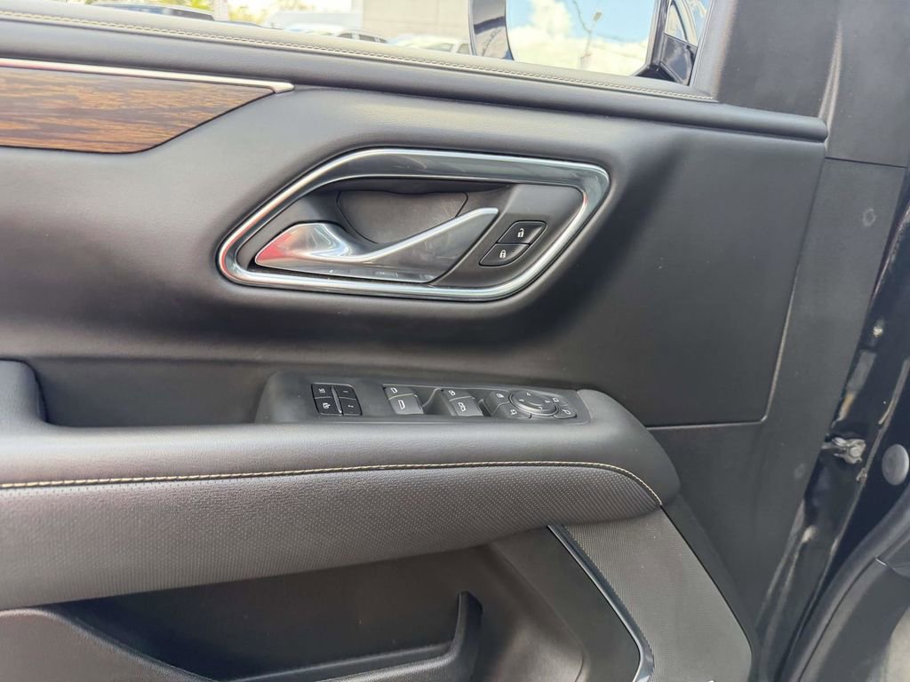 Used 2023 Chevrolet Tahoe Premier AWD/4WD image 26