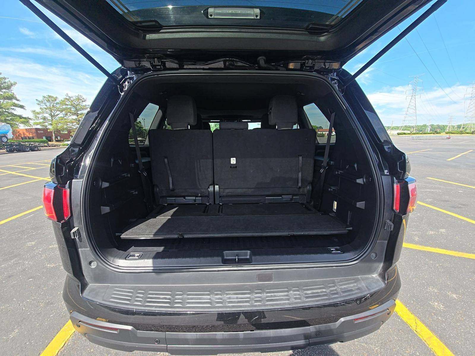 Used 2025 Toyota Sequoia SR5 AWD/4WD image 15