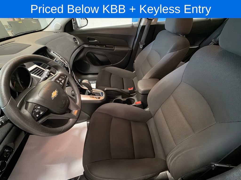 Used 2016 Chevrolet Cruze LT FWD image 9