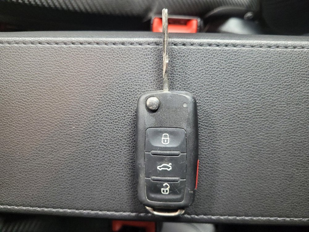 Used 2016 Volkswagen Beetle 1.8T SE image 32