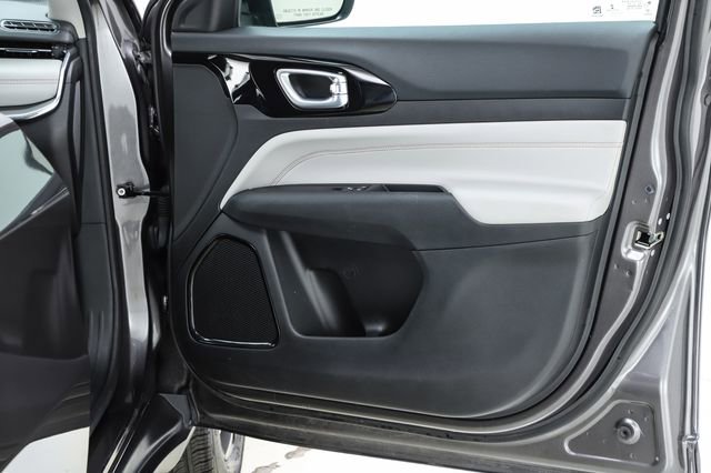 Used 2022 Jeep Compass Limited AWD/4WD image 34