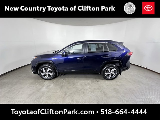 Used 2023 Toyota RAV4 SE image 6
