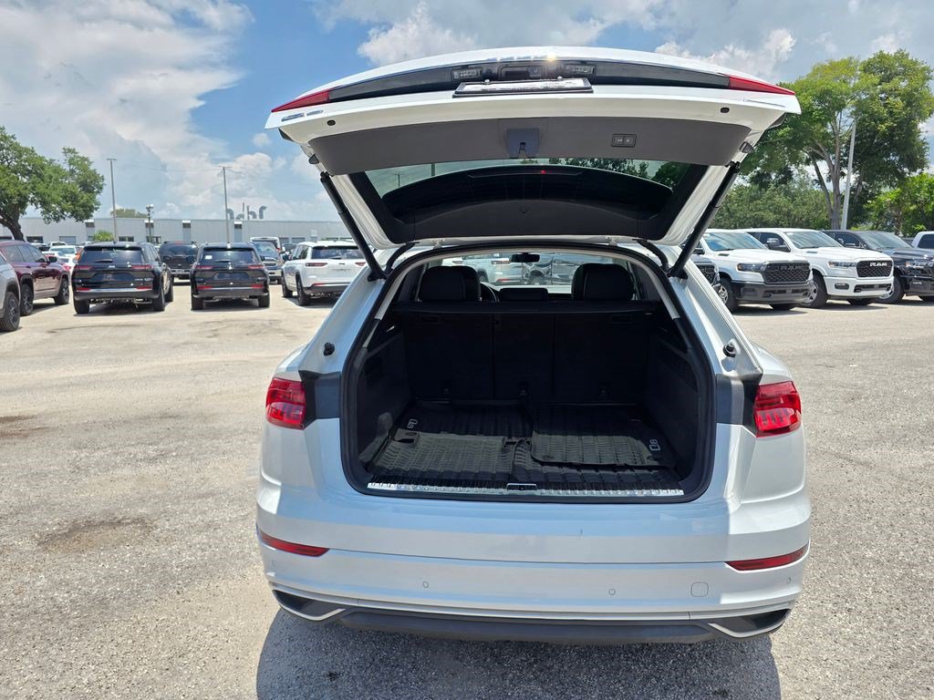 Used 2023 Audi Q8 Prestige AWD/4WD image 38