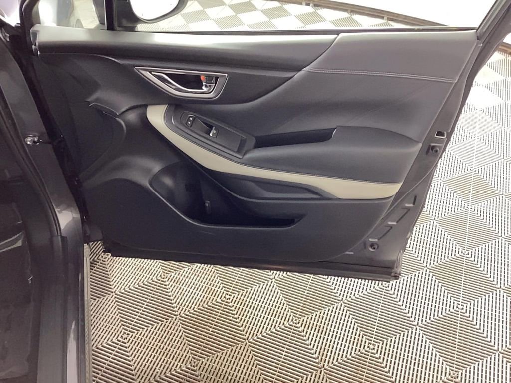 Used 2022 Subaru Forester Limited image 9