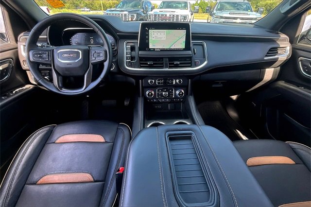 Used 2024 GMC Yukon XL AT4 w/ Technology Package image 7