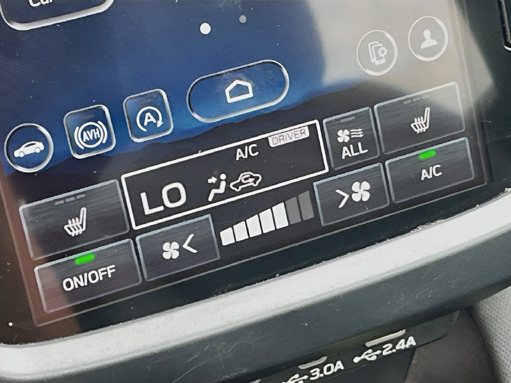 Used 2025 Subaru Forester Premium AWD/4WD image 15