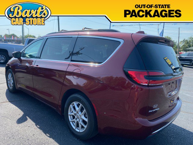 Used 2022 Chrysler Pacifica Touring-L FWD image 4