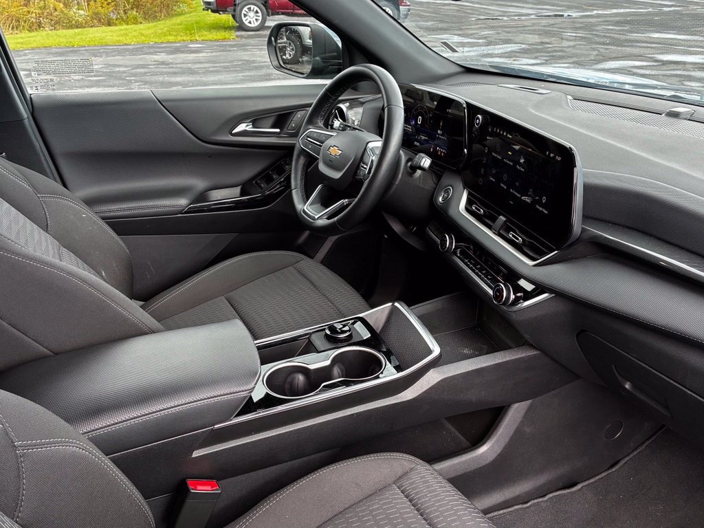 Used 2026 Chevrolet Equinox LT AWD/4WD image 4