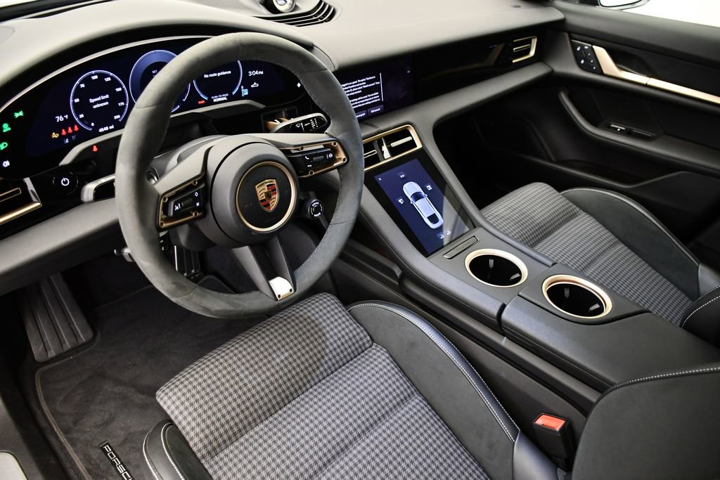 Certified 2025 Porsche Taycan 4S image 4