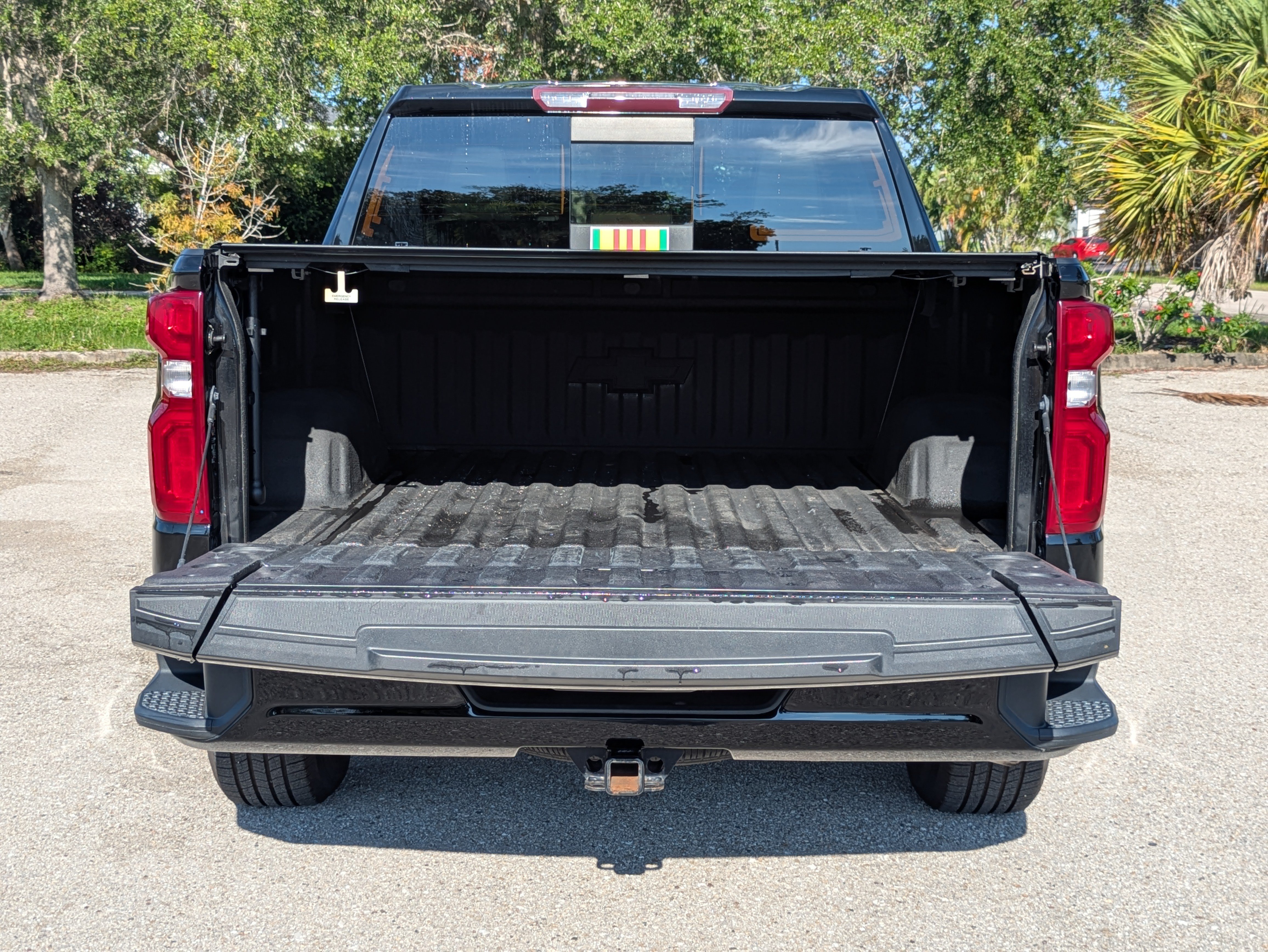 Used 2022 Chevrolet Silverado 1500 RST w/ Convenience Package II AWD/4WD image 13
