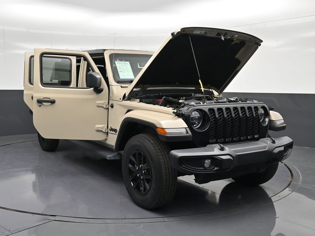 Used 2022 Jeep Gladiator Sport image 16