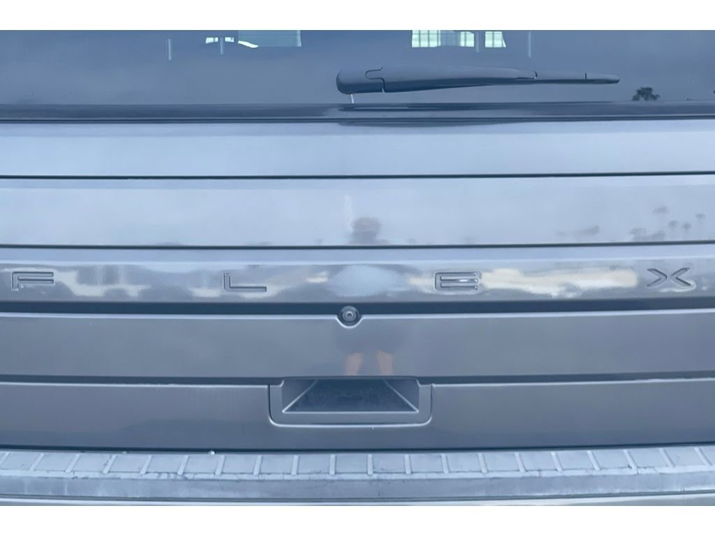 Used 2017 Ford Flex SE image 16