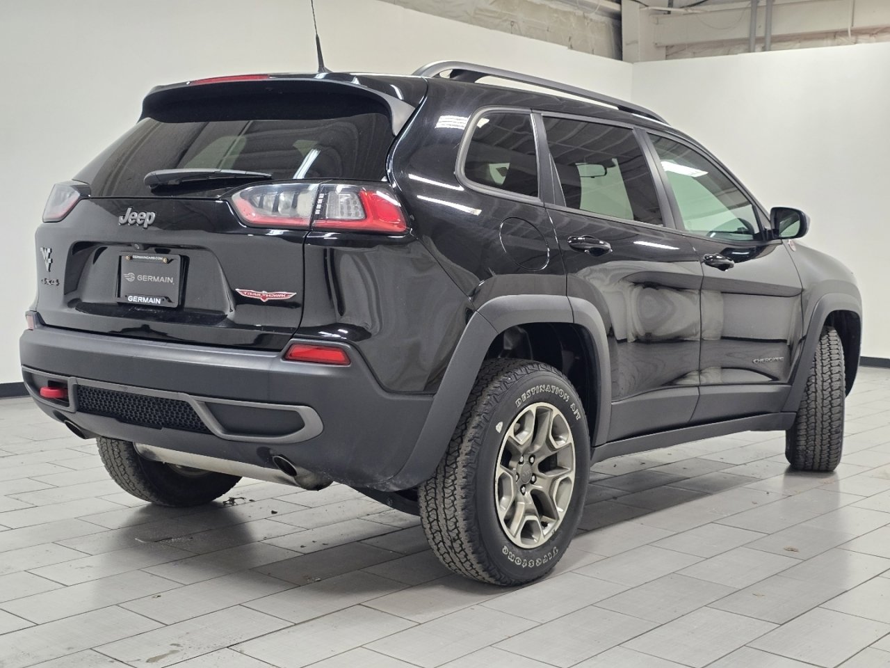 Used 2020 Jeep Cherokee Trailhawk AWD/4WD image 13