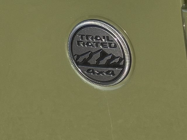 Used 2023 Jeep Gladiator Sport AWD/4WD image 9